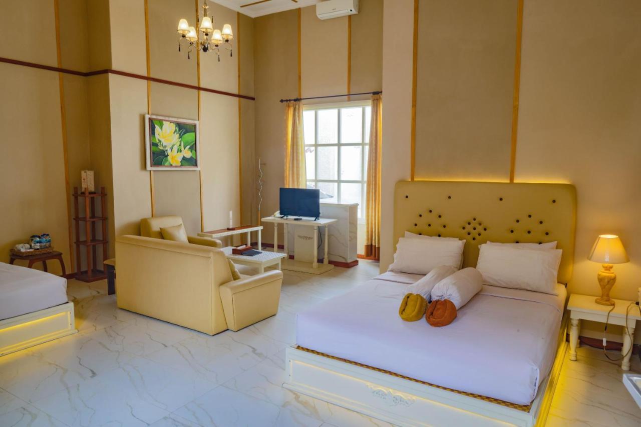 Family Hotel Gradia 1 Бату Екстериор снимка