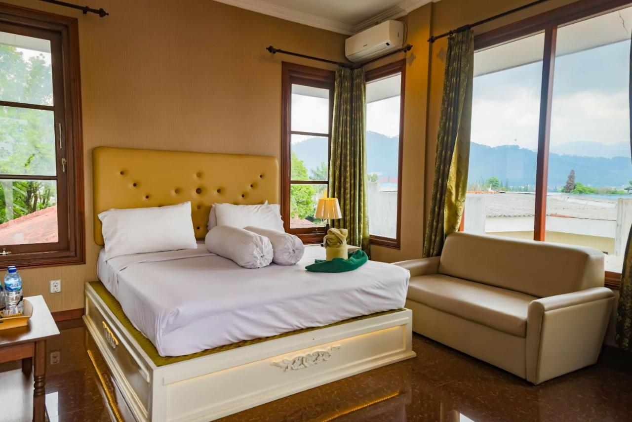 Family Hotel Gradia 1 Бату Екстериор снимка