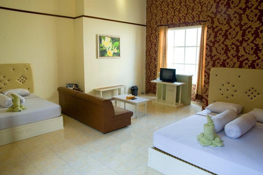 Family Hotel Gradia 1 Бату Екстериор снимка